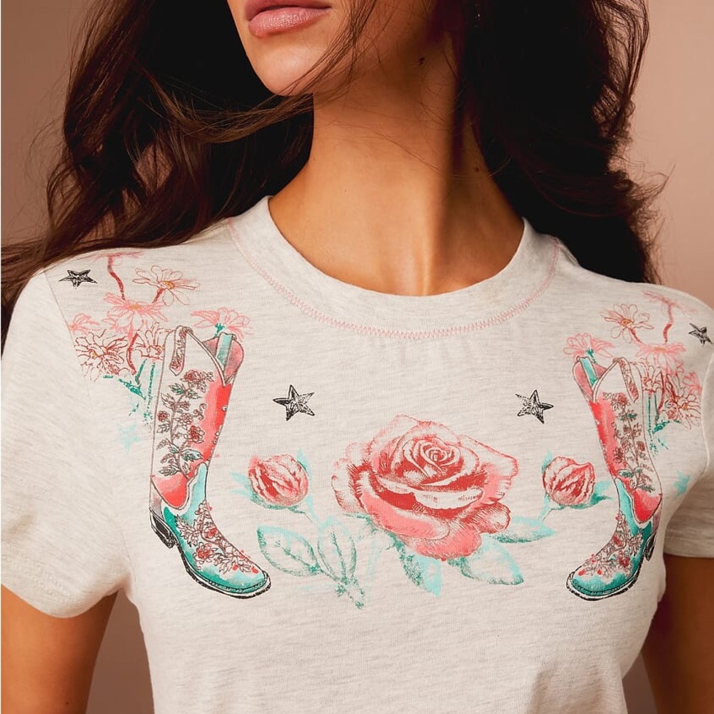 Women's Gray Sterling & Stitch Graphic Tee with Floral & Boots size Large